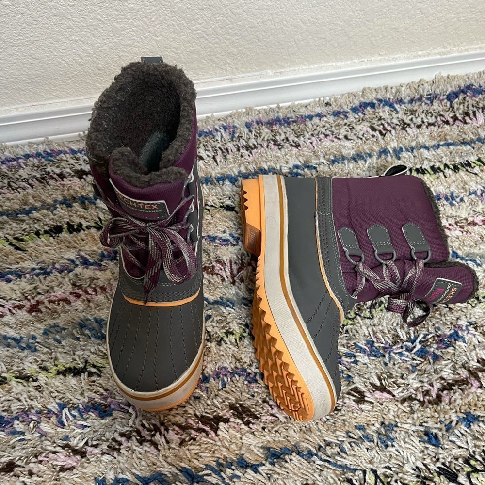 ‎Skechers lightweight snow boots
